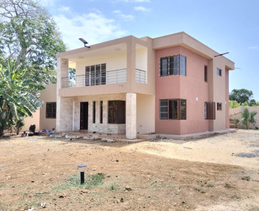 3 & 2 bedroom Maisonette